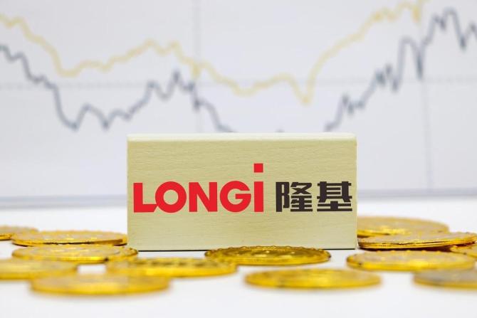 新知达人, 隆基之殇！光伏“一哥”深陷周期困境，市值缩水超3000亿