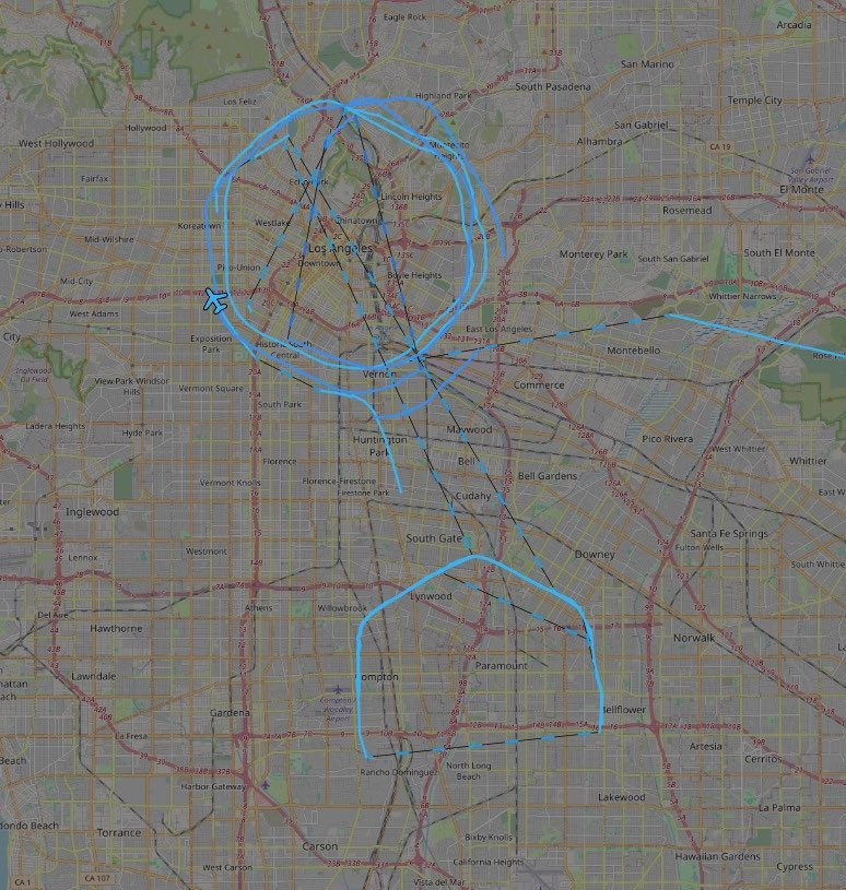 “战区”网站报道中所配社交帖文的图片显示，MQ-9“死神”无人机在洛杉矶上空飞行的航迹图。