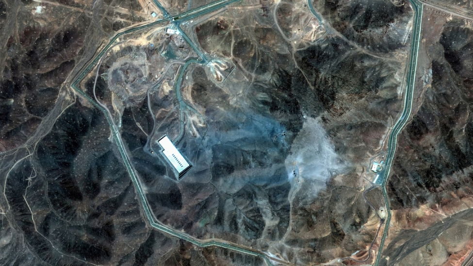 2025年6月22日，卫星图像显示下的福尔多核设施遭袭后的景象。