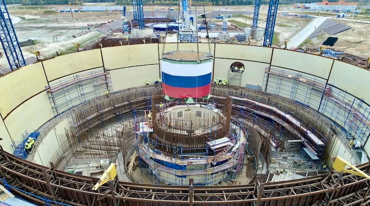 列宁格勒 7 号核电站安装熔体捕集器外壳