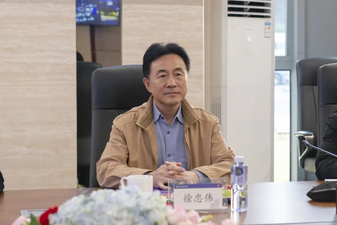 徐忠伟表示,非常荣幸能与中控技术达成合作.